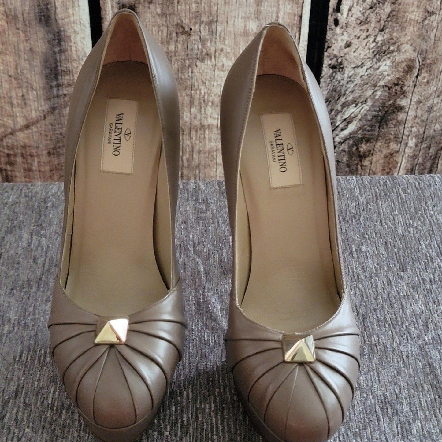 Authentic Valentino Garavani 39.5 HH Platform Pumps