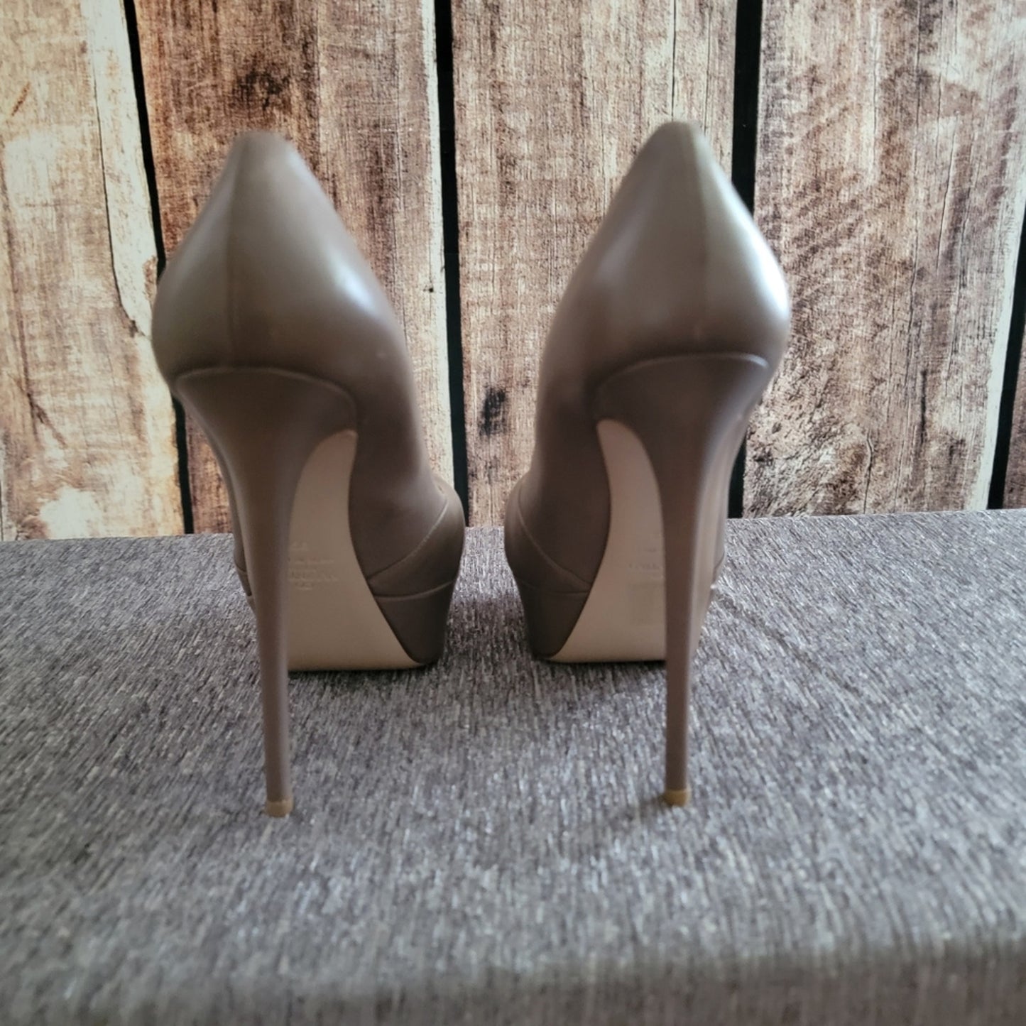 Authentic Valentino Garavani 39.5 HH Platform Pumps