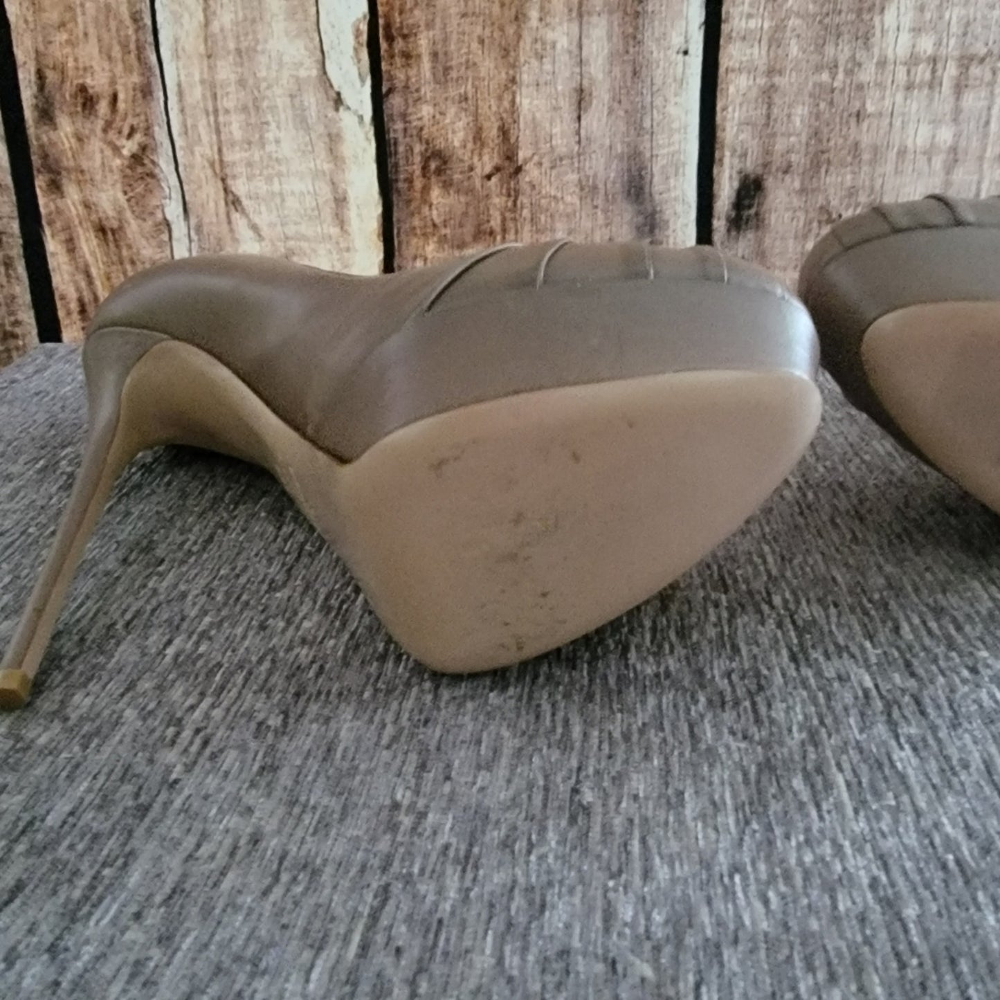 Authentic Valentino Garavani 39.5 HH Platform Pumps