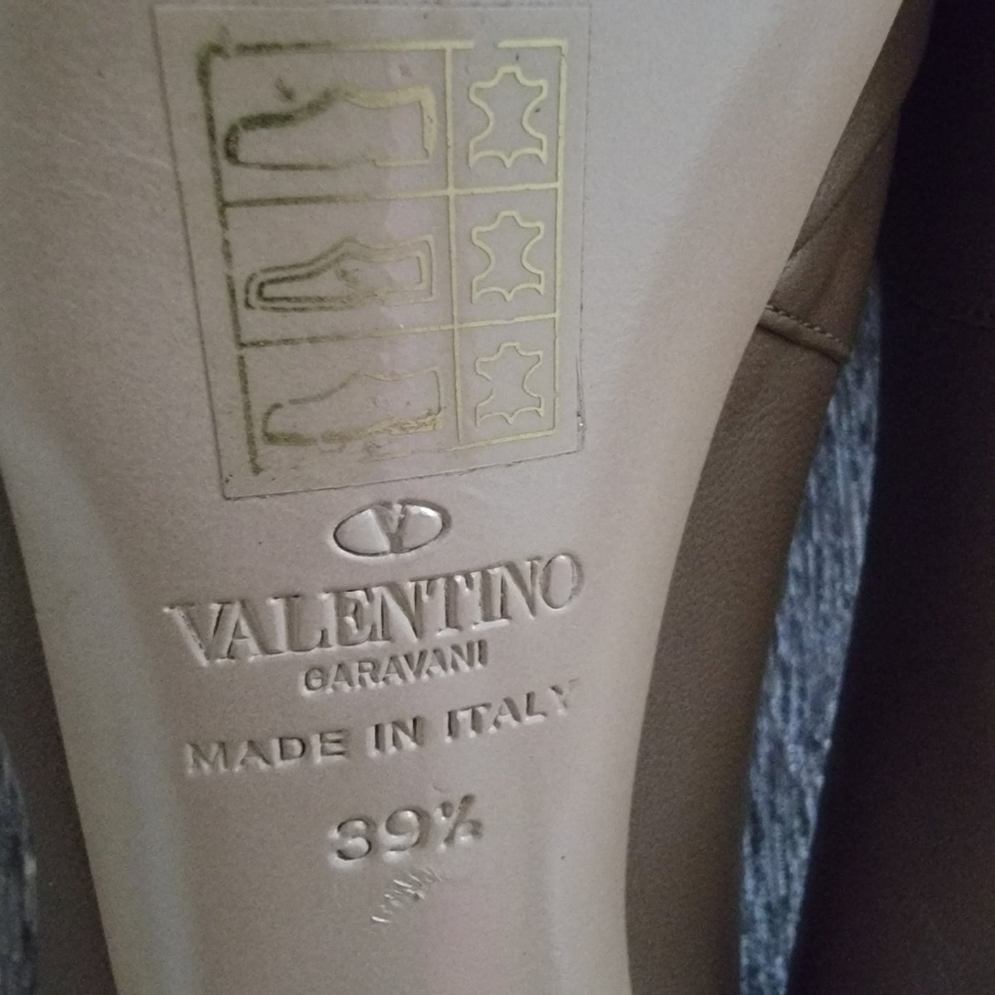 Authentic Valentino Garavani 39.5 HH Platform Pumps