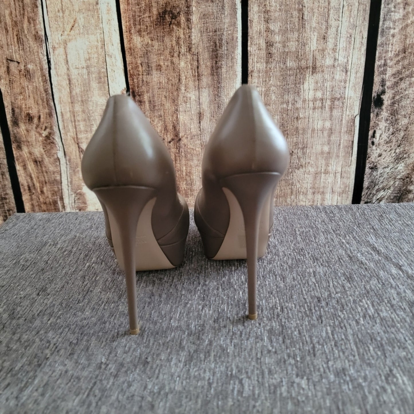 Authentic Valentino Garavani 39.5 HH Platform Pumps
