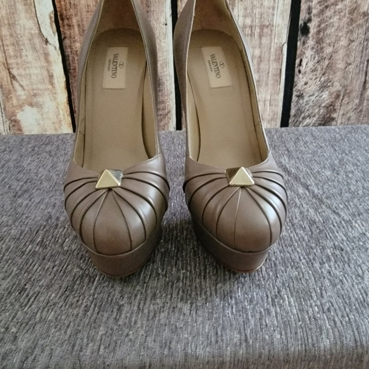Authentic Valentino Garavani 39.5 HH Platform Pumps