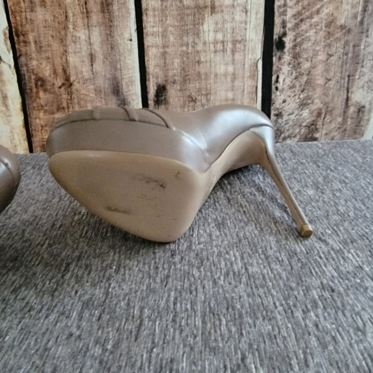 Authentic Valentino Garavani 39.5 HH Platform Pumps