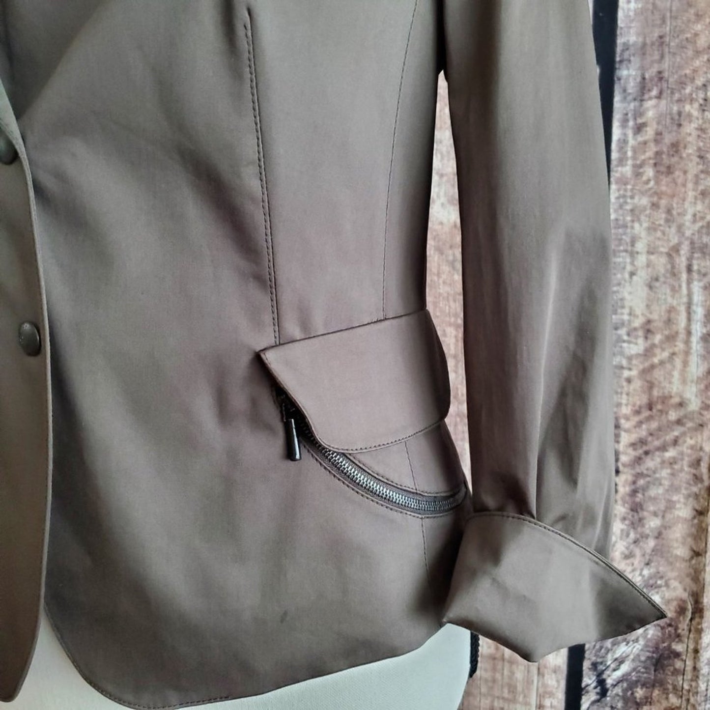 NWT Modern Akris Punto Khaki Size 6 Suit Jacket